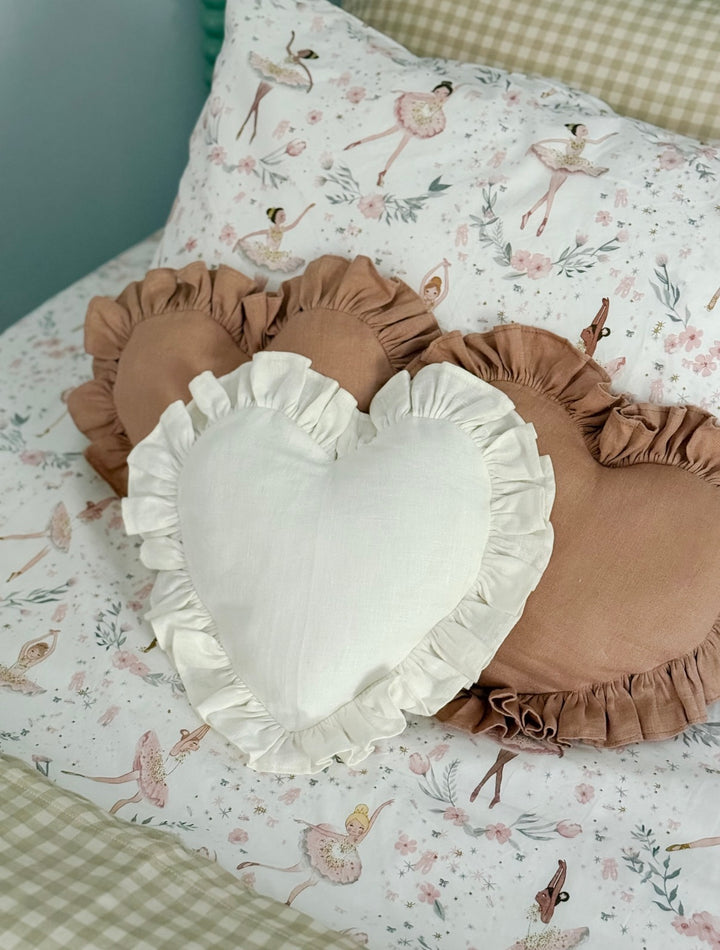 heart cushion in organic linen | ivory